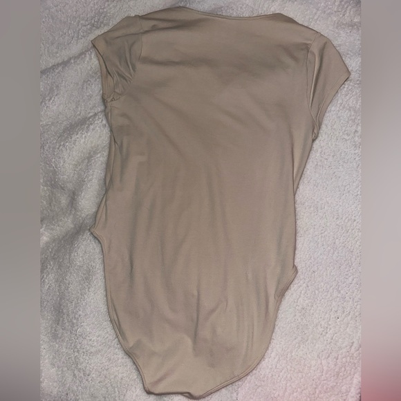Old Navy Women’s V-Neck Bodysuit - Picture 4 of 8